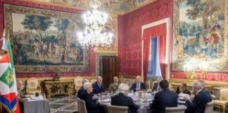 Ucraina, Consiglio supremo di difesa: “Pieno sostegno a Kiev, nuovo pacchetto di aiuti militari”