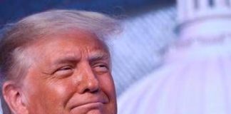 Usa, Trump concede grazia all’ex sindaco di New York Giuliani e ad altri 76