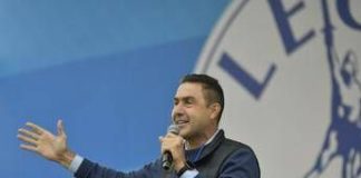 Vannacci ‘riscrive’ le leggi razziali: bufera social, endorsement di Caio Mussolini