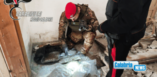 Africo Nuovo, sequestrati 3.5 chili di marijuana occultati in due abitazioni disabitate