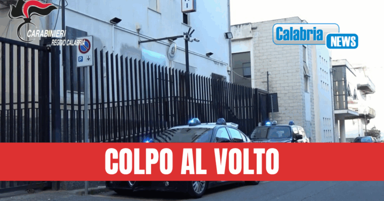 VIDEO-Bagnara Calabra, mostra pistola all’amico e lo ferisce accidentalmente: arrestato