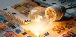 Bollette della luce, in arrivo il bonus di 55 euro contro il caro energia