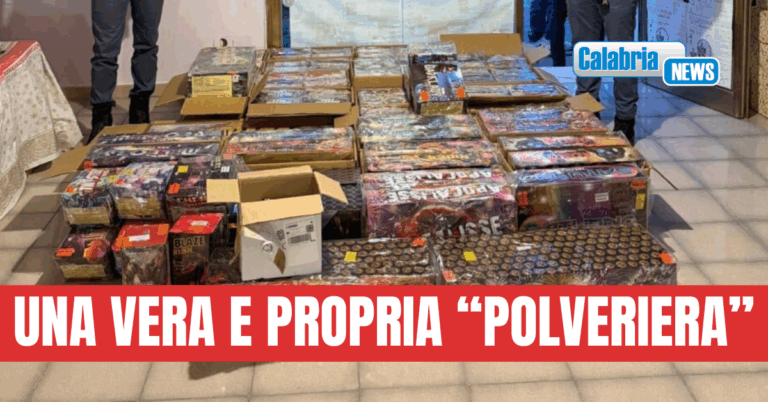 VIDEO-Maxi operazione dei Carabinieri nel Reggino: sequestrata una tonnellata di botti illegali