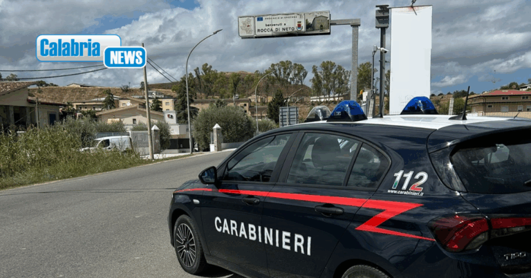 Evade dai domiciliari e si presenta a casa della vittima: 73enne arrestato a Rocca di Neto