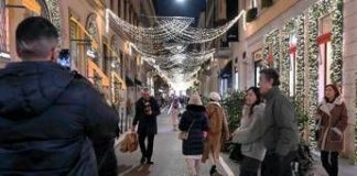 Caro Natale, tra pranzi e addobbi: ecco quanto spenderemo per le feste