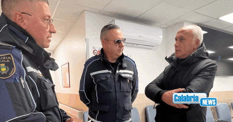 Cosenza, agente Polizia municipale aggredito in Corso Mazzini. Dura condanna del sindaco