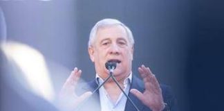 Forza Italia, Tajani: “Io non attaccato a poltrona, se un Berlusconi si candida ben venga”