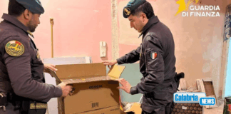 VIDEO-Sequestrata 1 tonnellata di fuochi d’artificio detenuti illegalmente nel Cosentino