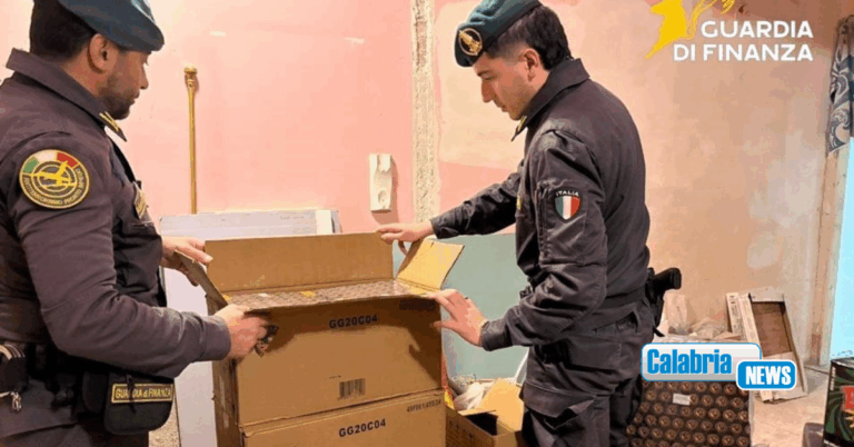 VIDEO-Sequestrata 1 tonnellata di fuochi d’artificio detenuti illegalmente nel Cosentino