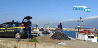 Marittimi pagati in “nero” nel Crotonese: sanzionati alcuni armatori della costa