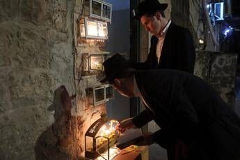 Hanukkah, cos’è la ‘Festa delle luci’ ebraica sconvolta dell’attentato a Sydney