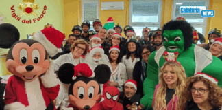 VIDEO-Crotone, “Un Natale da supereroi” per i bambini del reparto di pediatria dell’ospedale