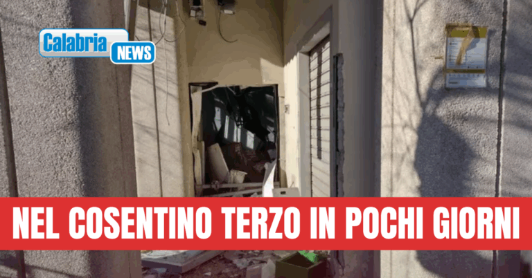 Nuovo assalto con esplosivo ad ufficio postale: asportato postamat a Laino Borgo