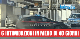 Lamezia, i tentacoli del racket si allungano ancora: tanica di benzina davanti negozio in via Fusco