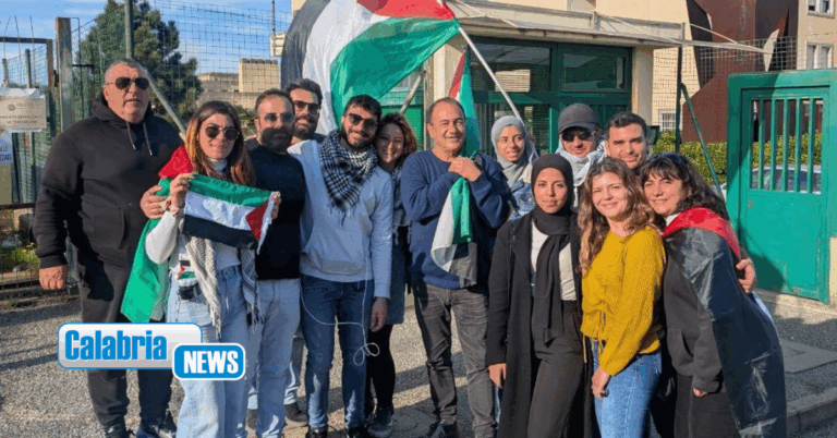 Visita a sorpresa nel carcere di Rossano di Mimmo Lucano al giovane palestinese Ahmad Salem