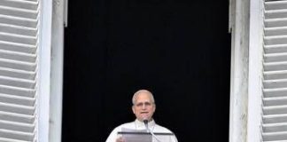 Papa all’Angelus: “Spesso ridicolizzato chi oggi crede alla pace e ha scelto via disarmata”