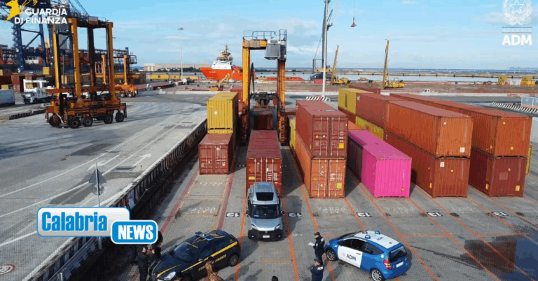 VIDEO-Nuovo maxi-sequestro di fuochi pirotecnici nel porto di Gioia Tauro