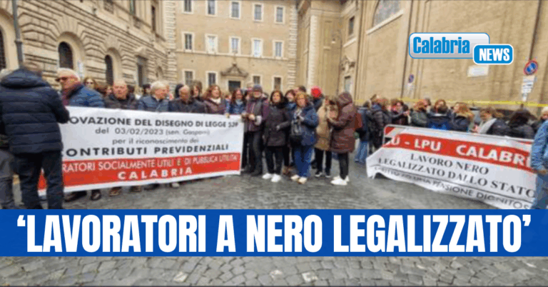 Approvare ddl riconoscimento contributi: Flash mob ex Lsu-Lpu calabresi a Roma