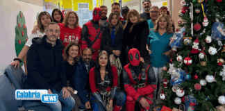 I SuperEroiAcrobatici arrivano dal cielo e regalano sorrisi ai piccoli pazienti dell’Annunziata