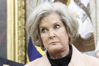 Susie Wiles: “Trump ha personalità da alcolista”. Poi nega. E’ bufera sulla capa di gabinetto