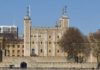 Torre di Londra, imbrattata con cibo la teca contenente la Corona Imperiale: 4 arresti