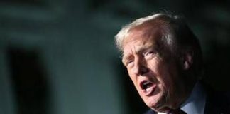 Trump e la salute, la verità del presidente dall’aspirina al makeup: “Sto benissimo”