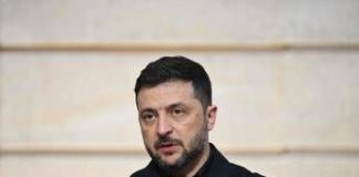 Ucraina, Zelensky vuole la pace: “Sentiti i mediatori Usa”. Domani vede Starmer, Macron e Merz