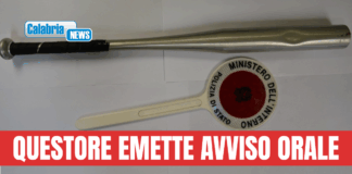 Vibo, aggredisce un uomo in Piazza Municipio con una mazza da baseball: denunciato