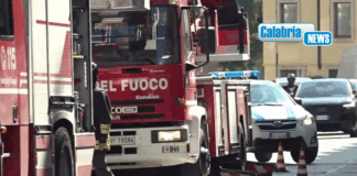 Lamezia, agenti della Polfer salvano persone da un incendio: il plauso del Siulp