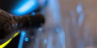 Vino tra piacere e rischi, l’immunologo: “Serve disciplina, massimo 1-2 bicchieri al giorno”