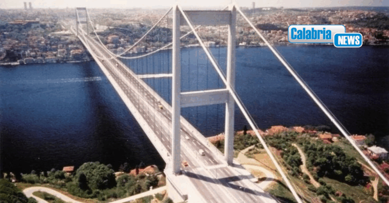 Manovra: 780 milioni di fondi per il Ponte sullo Stretto spostati al 2033