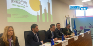 Dossier di Legambiente su 105 Comuni: dal 2004 in Calabria eseguito solo l’11% delle demolizioni