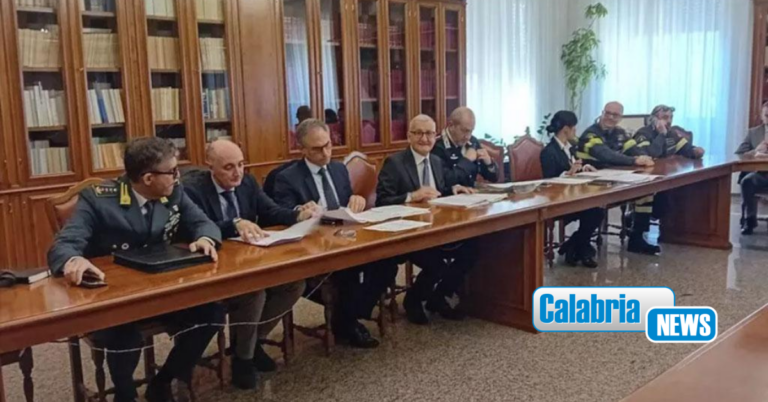 Colpi ai bancomat a Decollatura e Vallefiorita, riunito Comitato provinciale ordine sicurezza