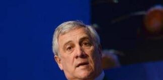 Iran, Tajani: “Italiani lascino Paese, in ambasciata solo personale indispensabile”
