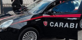 Lite condominiale a Napoli, 33enne strappa con un morso l’orecchio del proprietario di casa: arrestato