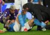 Napoli, grave infortunio per Di Lorenzo: esce in barella contro la Fiorentina