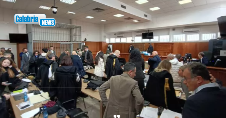 Strage migranti Cutro, i 6 militari imputati testimonieranno al processo sui ritardi nei soccorsi
