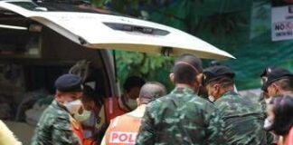Thailandia, gru crolla e si schianta su un treno: 22 morti