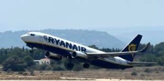 Ustionata con un caffé caldo in aereo, Ryanair la risarcisce