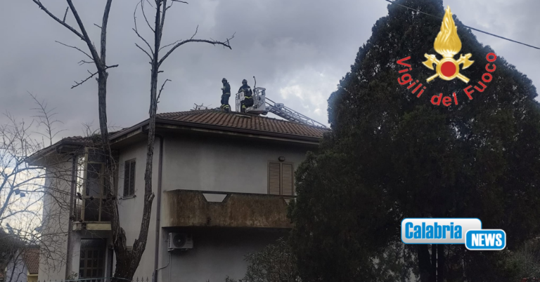 FOTO-Maltempo in Calabria, oltre un centinaio gli interventi dei Vigili del Fuoco