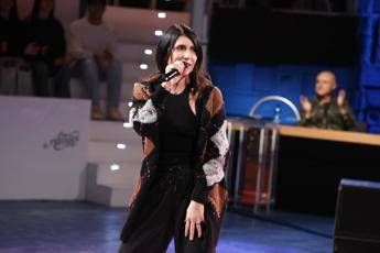 Amici, oggi domenica 1 febbraio: tra gli ospiti Giorgia