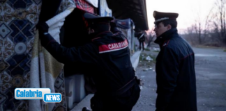 San Ferdinando, lite nella tendopoli sfocia in accoltellamento: denunciato per lesioni aggravate