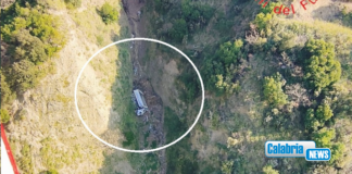 VIDEO-Catanzaro, è morto sul colpo l’autista dell’automezzo precipitato nella scarpata
