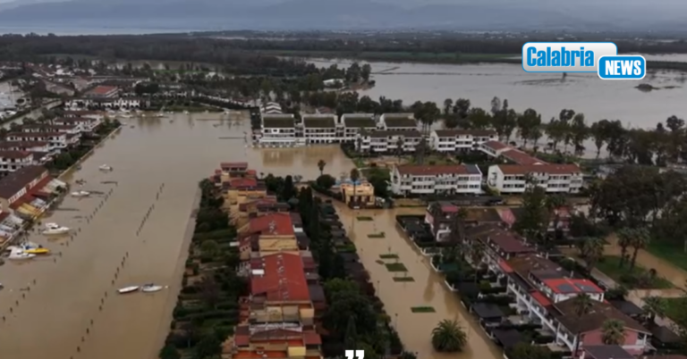 Maltempo in Calabria, ancora 190 sfollati per l’esondazione del Crati