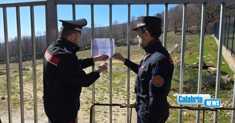 VIDEO-I Carabinieri di Petilia Policastro sequestrano la discarica comunale di Cotronei