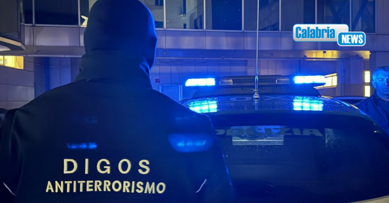 Crotone, smantellata una rete di favoreggiatori dell’immigrazione clandestina: 10 indagati