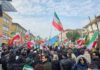 Iran, proteste di fronte al consolato di Milano: “Viva lo Shah”