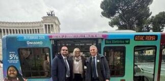 Malattie rare: bus e billboard con i colori della campagna Uniamoleforze