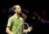 Medvedev, show a Rotterdam contro… le palline