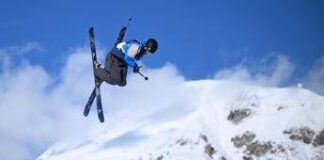 Milano Cortina, caduta spaventosa per Lajunen nel big air. Come sta l’atleta finlandese -Video